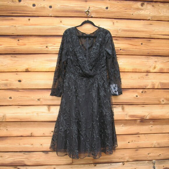 Mac Duggal 204041 Long Sleeve Floral Embellished Cocktail Dress - Picture 4 of 12